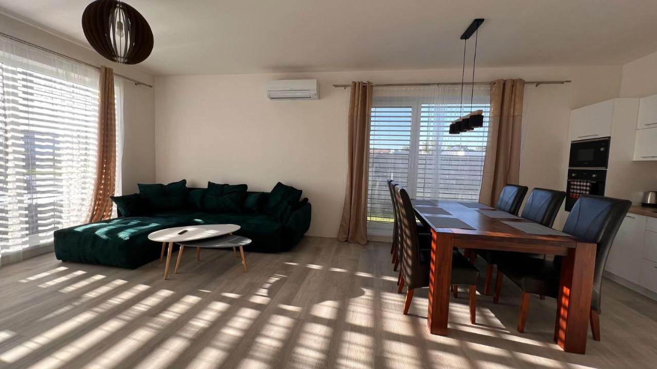 JanosikovaKlimatizovany Apartmanovy Dom S Virivkou, 9B别墅 外观 照片